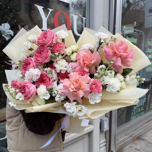 Cloud of Feelings" Bouquet L Size(French Rose, Pink Expression Rose, Spray Roses, Lisianthus, Carnations, Stocks)