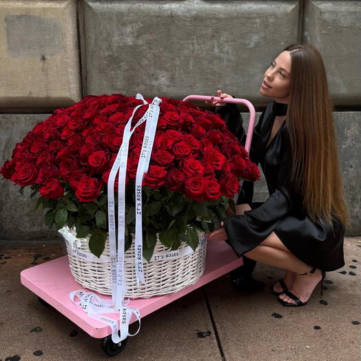Luxury Basket of 300 Red Roses