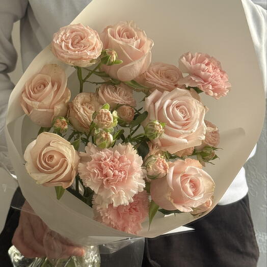 Bouquet 285 - with peony spray roses, scented roses and dianthus