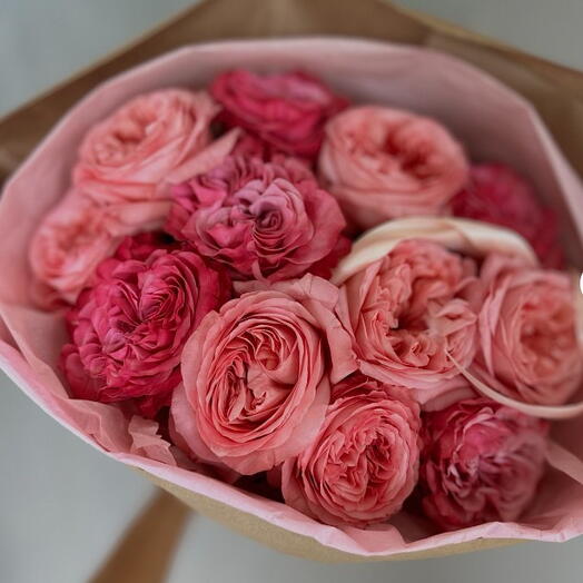 Dozen Pink Garden Roses Mix 2