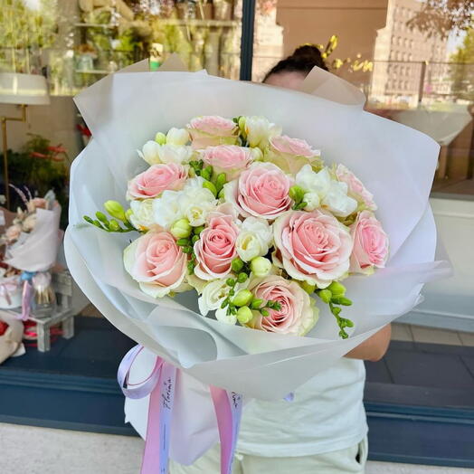 Mystic Moonlight with pink roses and freesias