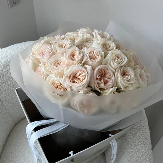 White Ohara roses
