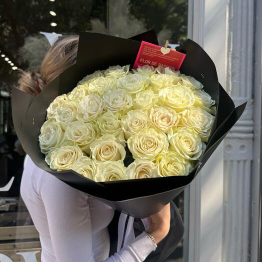 25 white roses bouquet