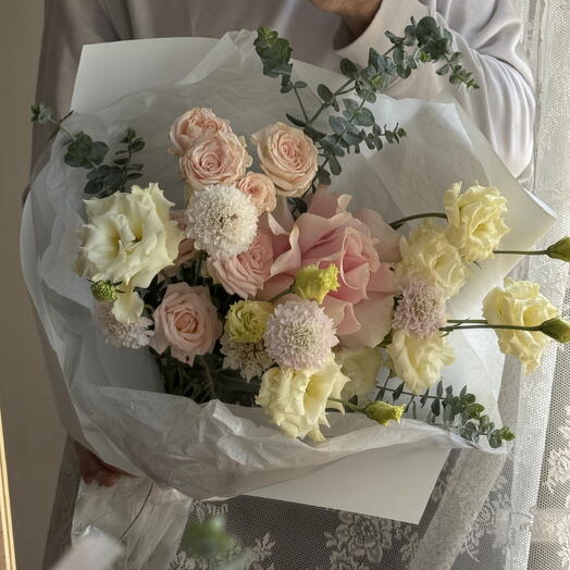 Bouquet – 277 Peony Spray Roses, Lisianthus   Scabiosa
