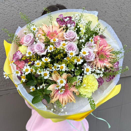 Yellow Crash flower bouquet