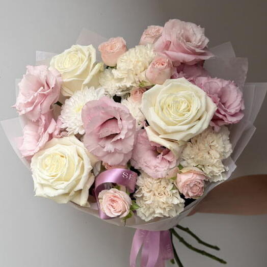 white rose, spray rose, eustoma, dianthus
