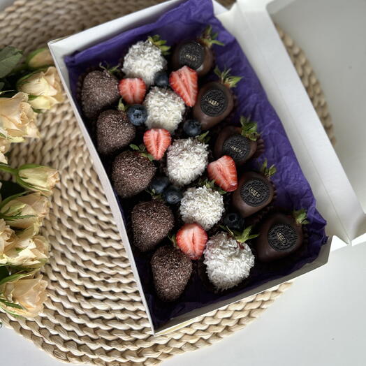 Strawberries in chocolate 15