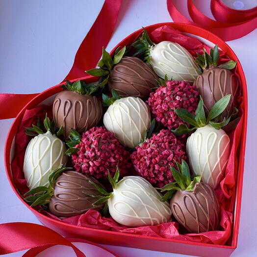 Strawberry in chocolate heart  23*21cm