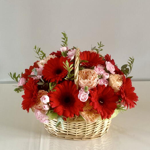 A basket of flowers «The colors of the holiday»