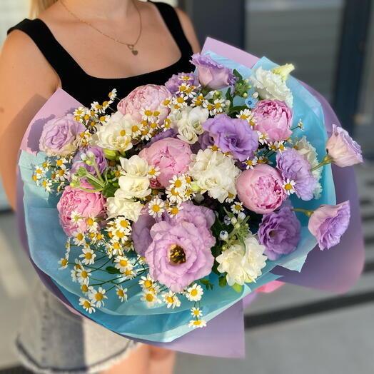Bright composite bouquet "Adele"