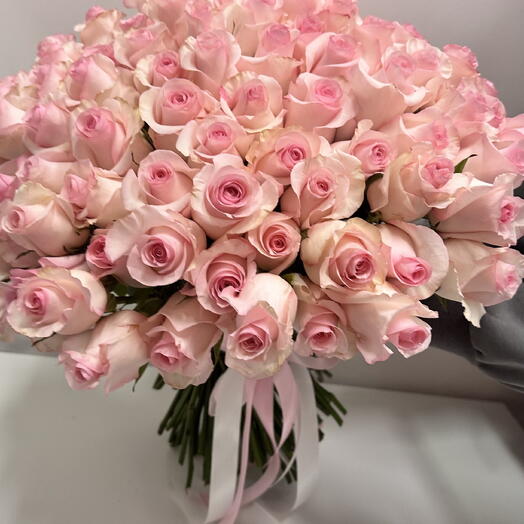 Bouquet of pink roses
