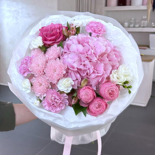 Bouquet with a pink hydrangea