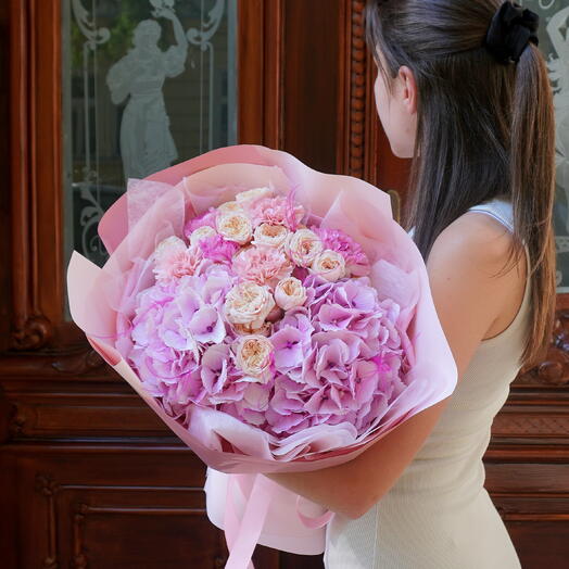 Pink Cristal (A luxurious combination of Colombian pink hydrangeas and peony roses)