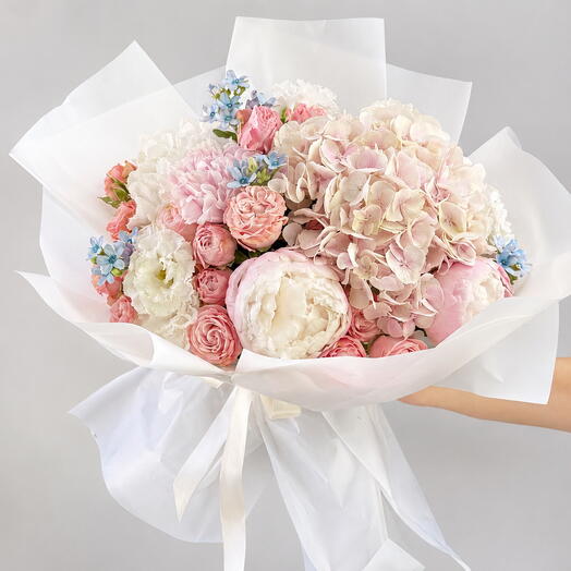 Big bouquet with hydrangeas, roses
