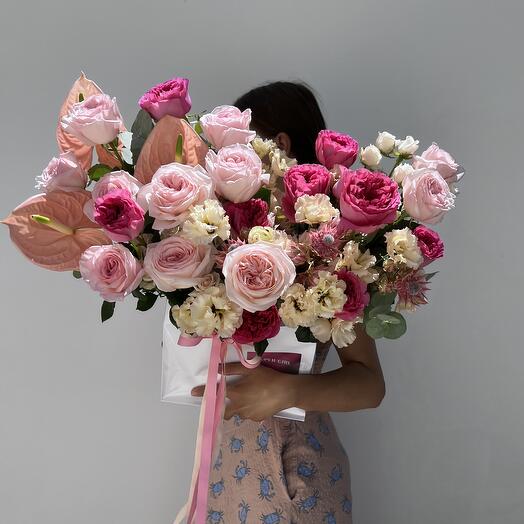 Expressive box with roses, anthurium, eustoma
