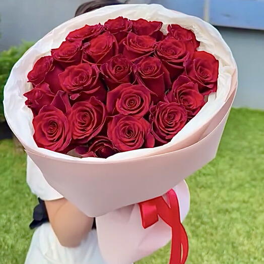 bouquet of 21 red roses