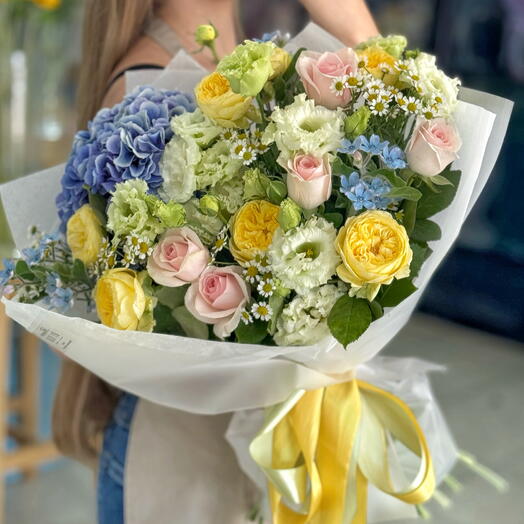 Mojito — Hydrangea and Garden Roses Bouquet