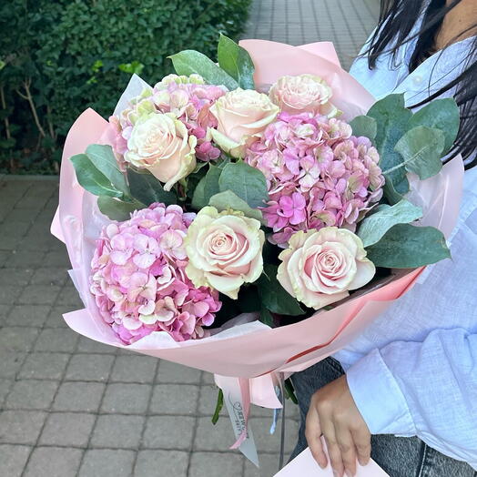 Hortenzie and rose