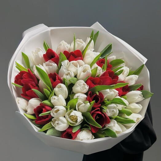 Classic Romance Tulip Bouquet