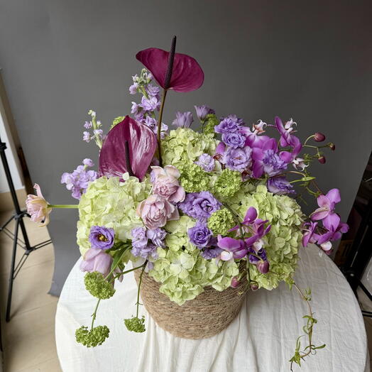 Lux flowers basket