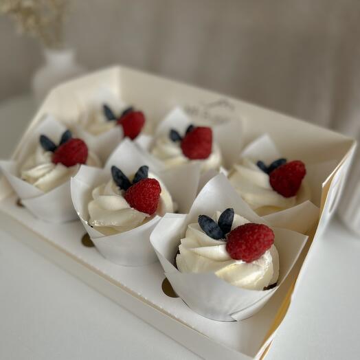 Raspberry cupcakes