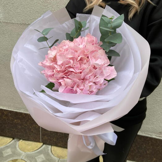 Hydrangea with eucalyptus "Sandy"