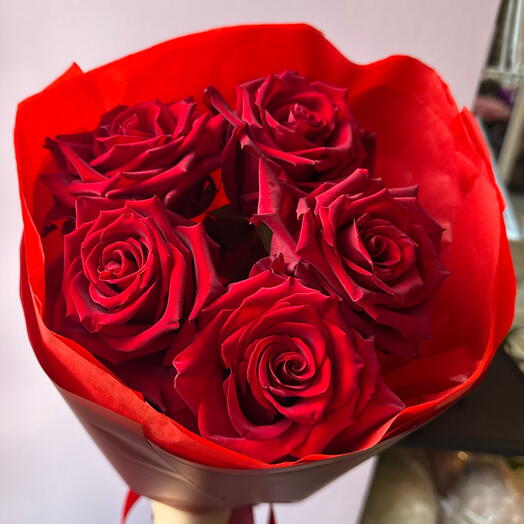 Bouquets of red roses