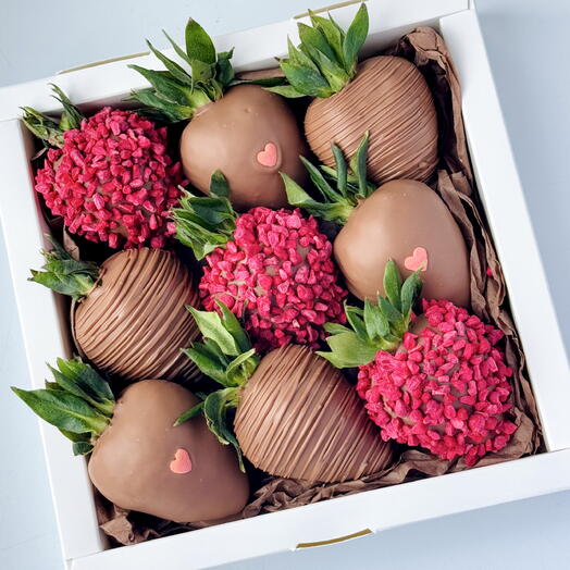 Strawberries in chocolate 9 pcs