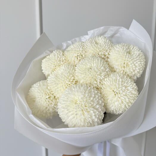 Bouquet of 9 white chrysanthemums