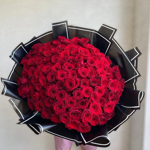 150 red roses