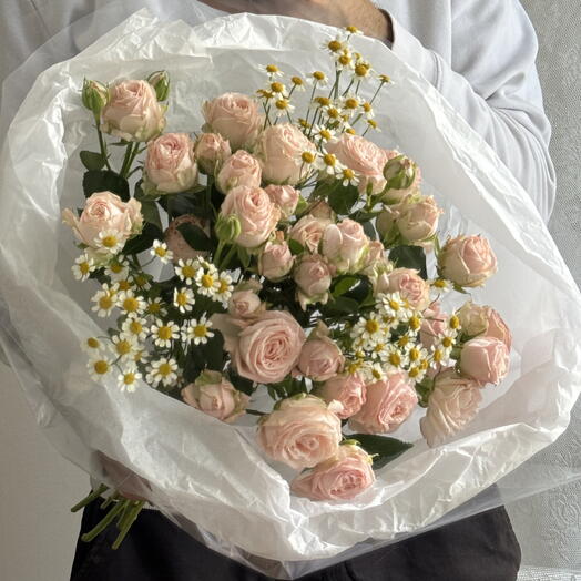 Bouquet 286 - peony roses with chamomile