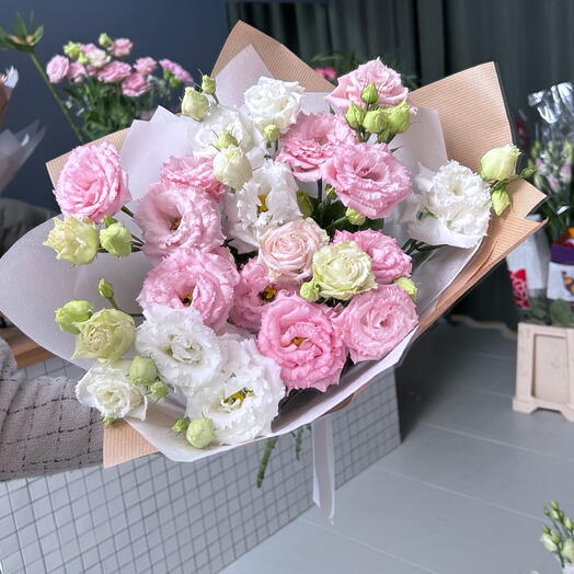 Bouquet of Pink and White Lisianthus