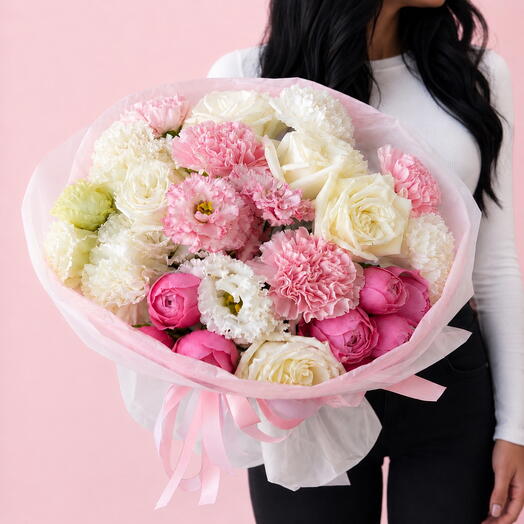 💐 Bouquet of roses, spray roses, carnations and other flowers
