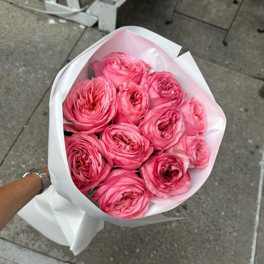 11 Pink Expression Roses Bouquet