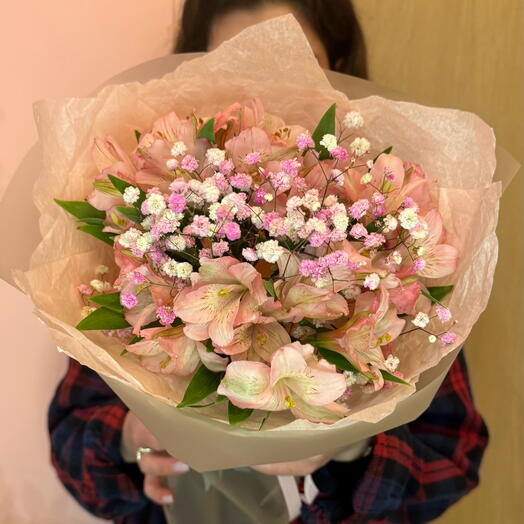 Small bouquet with astromeria