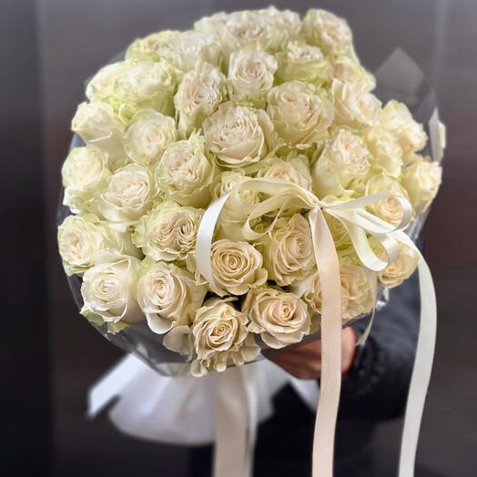 39 white roses 🤍