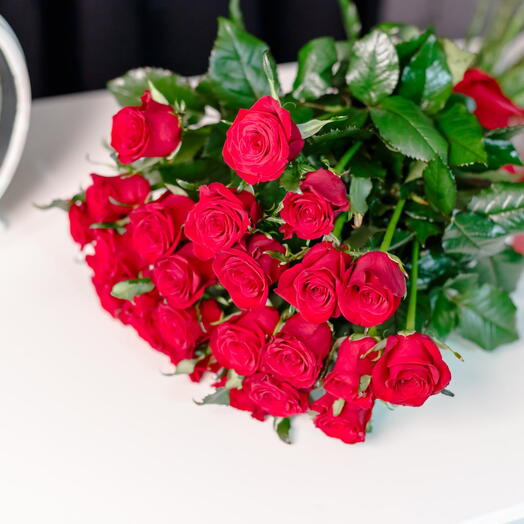 25 Red Roses