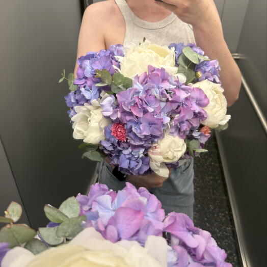 Hydrangea with peonies, M