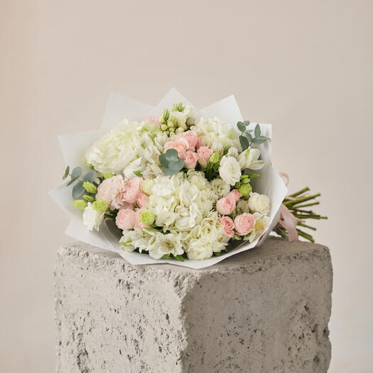 Ivory Harmony | Luxury Hydrangea Garden Bouquet