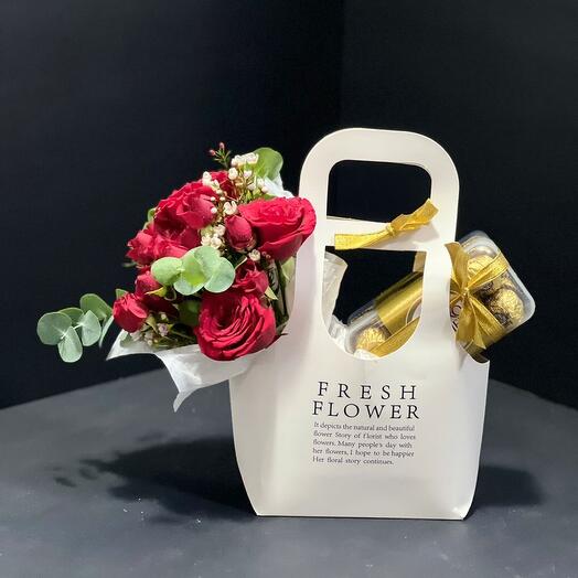 Red Roses And Chocolate Gift Bag-C17