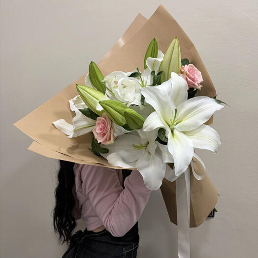 Oriental lily bouquet