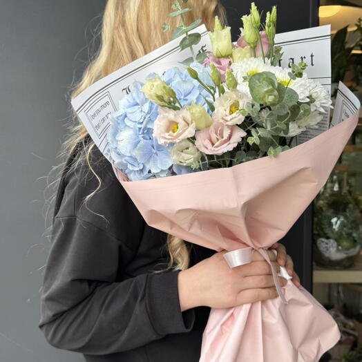 bouqet with hidrangeas and eustoma