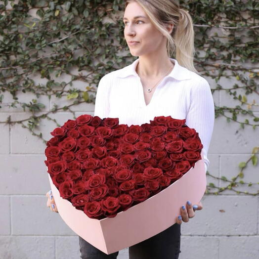 Huge red roses Heart