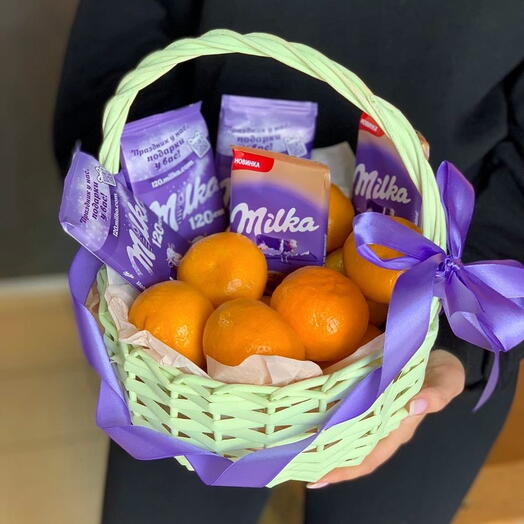 Chocolate-citrus set in a basket