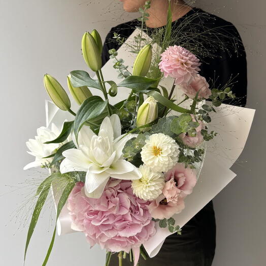Lily, Eustoma, Panicum