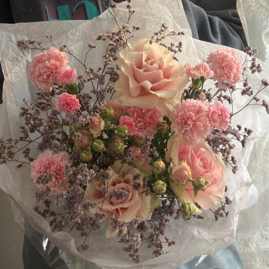 Bouquet 398 [FREE DELIVERY] Rosa Ecuador, Spray Rose, Dianthus, Limonium, Pistacia