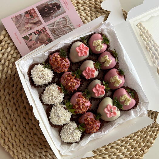 Chocolate-covered strawberries CARIÑO
