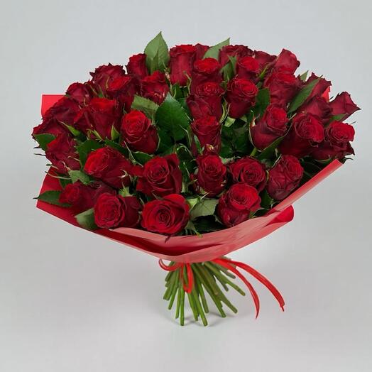 Bouquet of 101 red roses in gift package