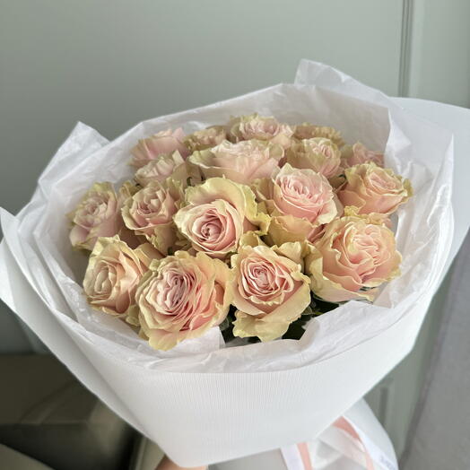 Bouquet of 25 pink roses