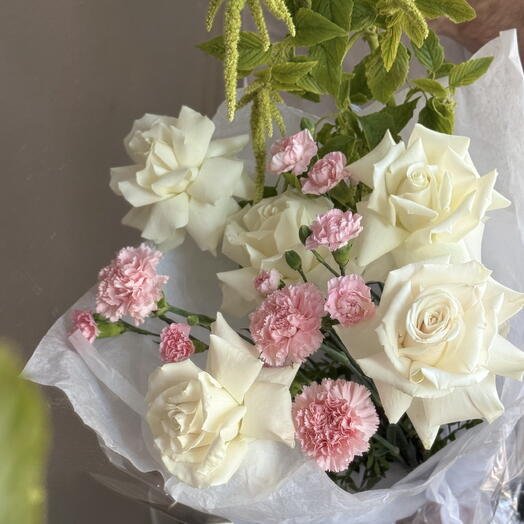 Bouquet 368 [FREE DELIVERY] Rosa Ecuador, Pistacia, Amaranthus, Dianthus